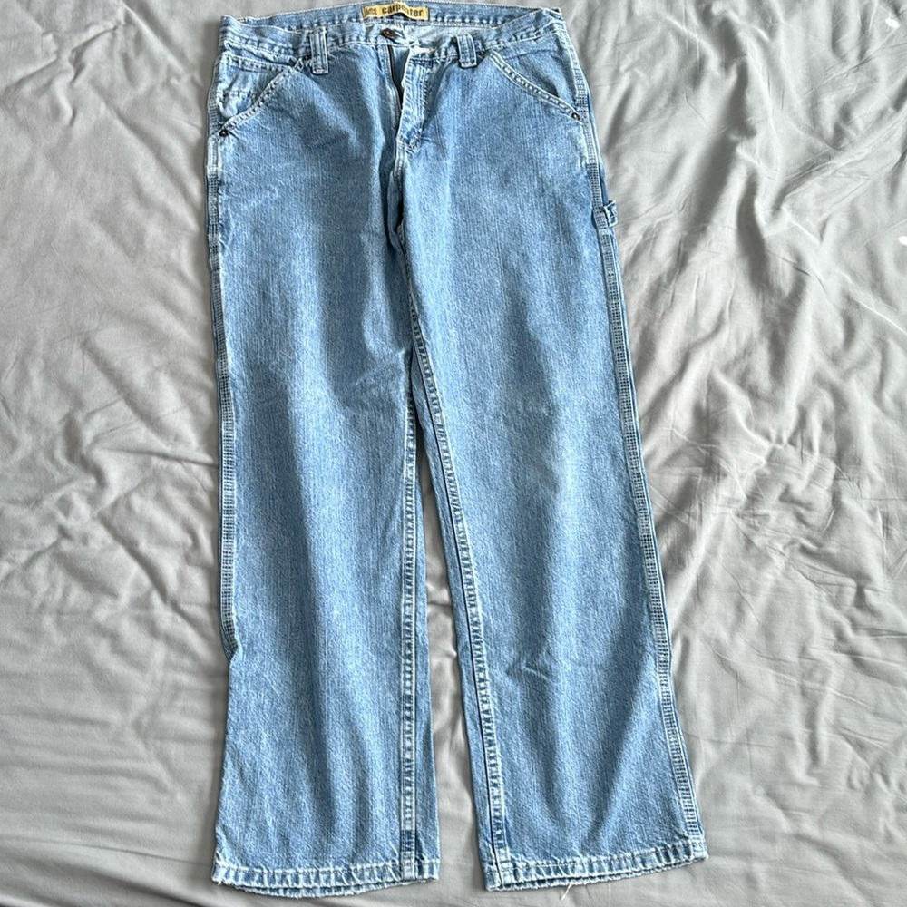 Lee Carpenter Jeans size 33x30 excellent used condition. No rips or tears.